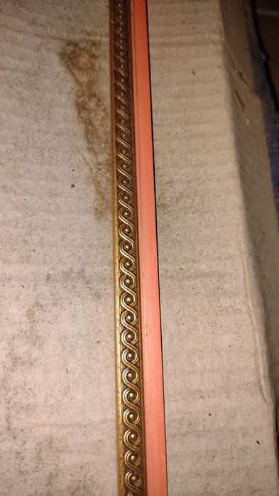 Багети для рамок разом 70 метрів