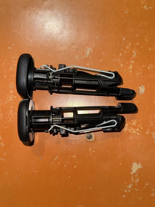 Фіксатори підголовника peugeot 308 t7