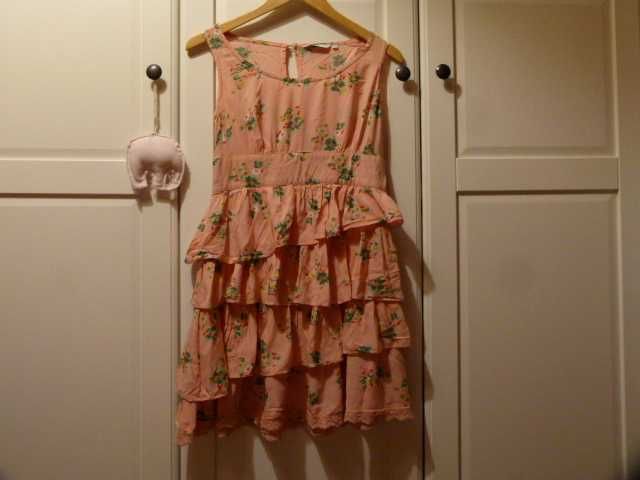 New Look sukienka brzoskwiniowa falbanki rozmiar L 40