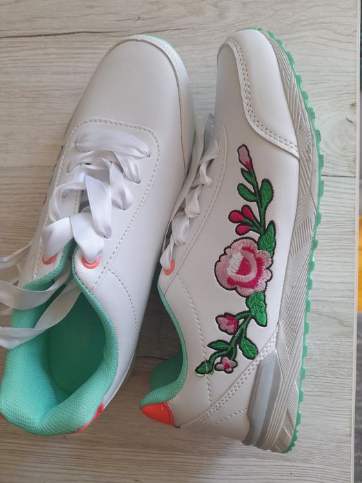 Buty sportowe, Tenisówki, 38,nowe