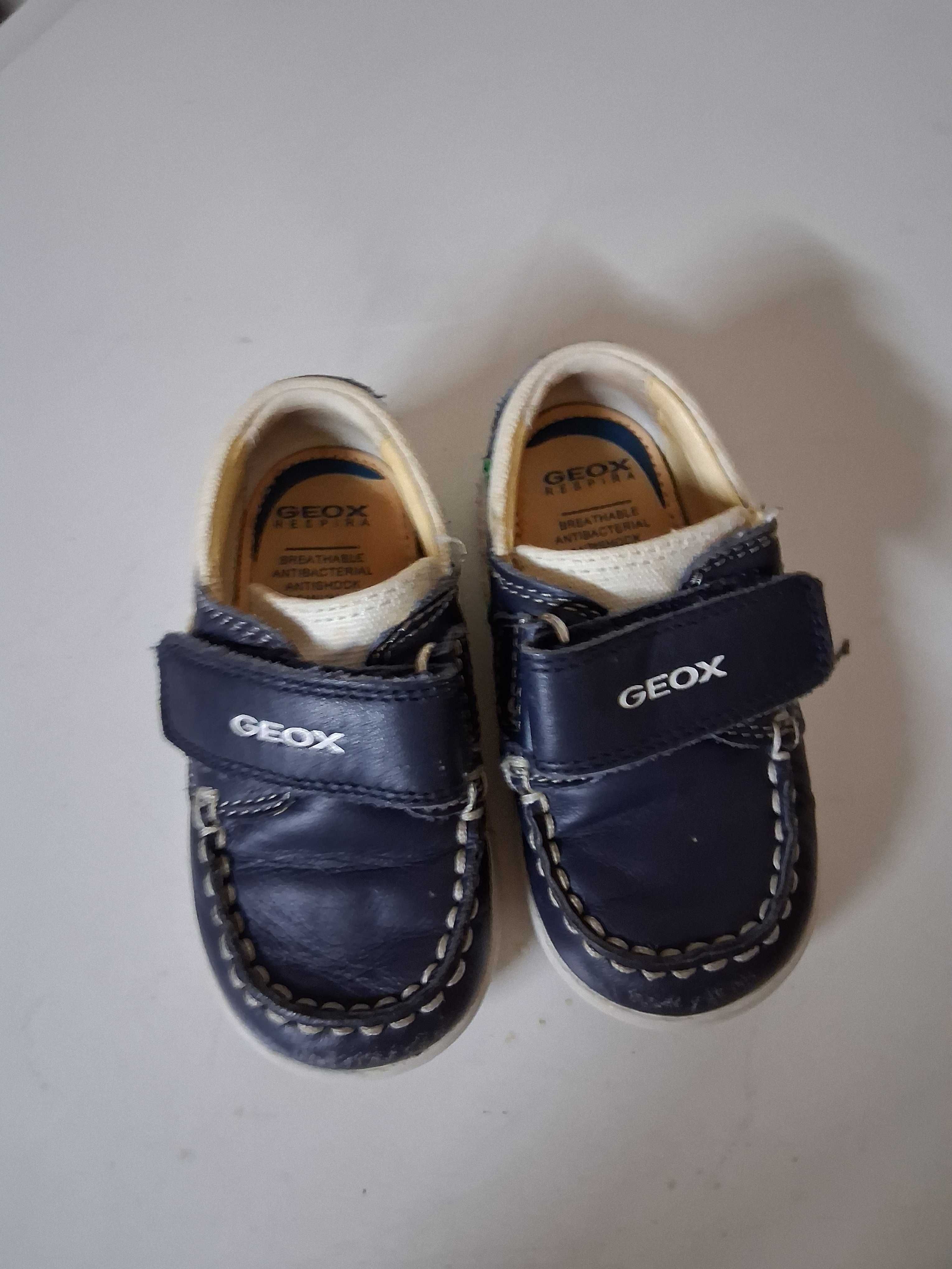 Sapato azul marinho Geox 22