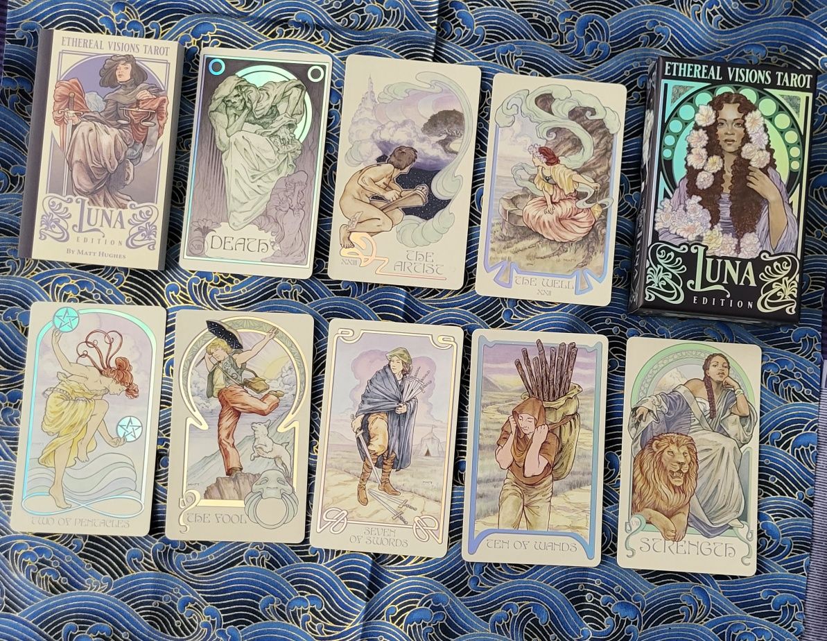 Oryginalne karty Ethereal Visions Tarot: Luna edition