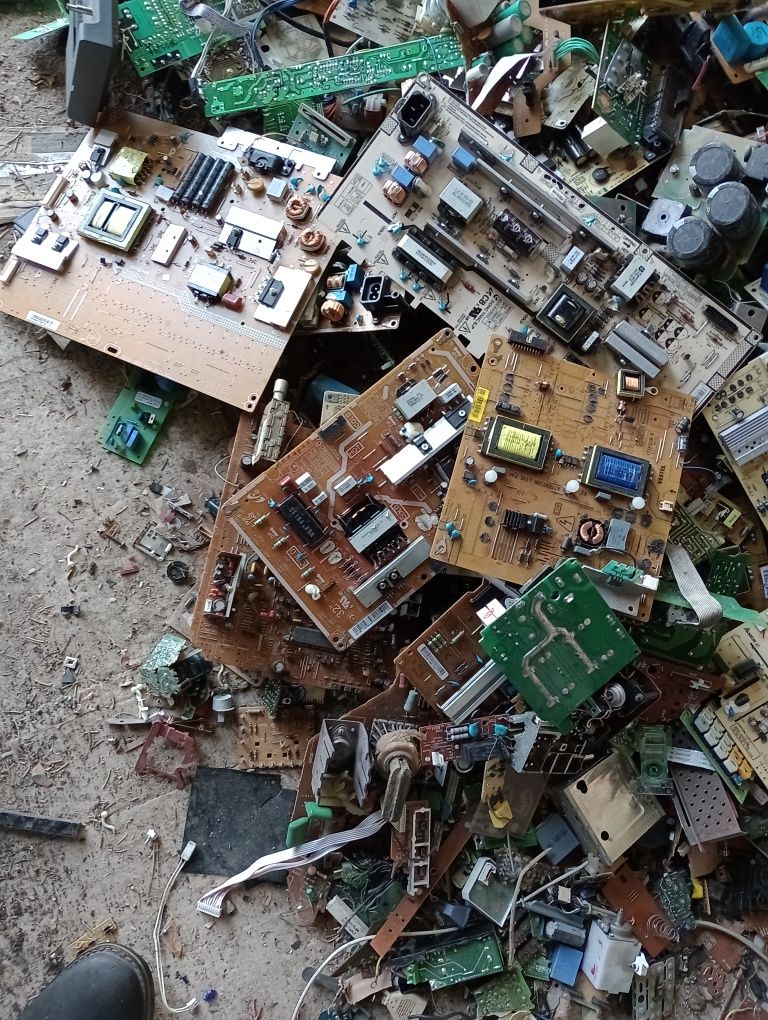 Płytki elektroniczne klasy C, 20 kg.