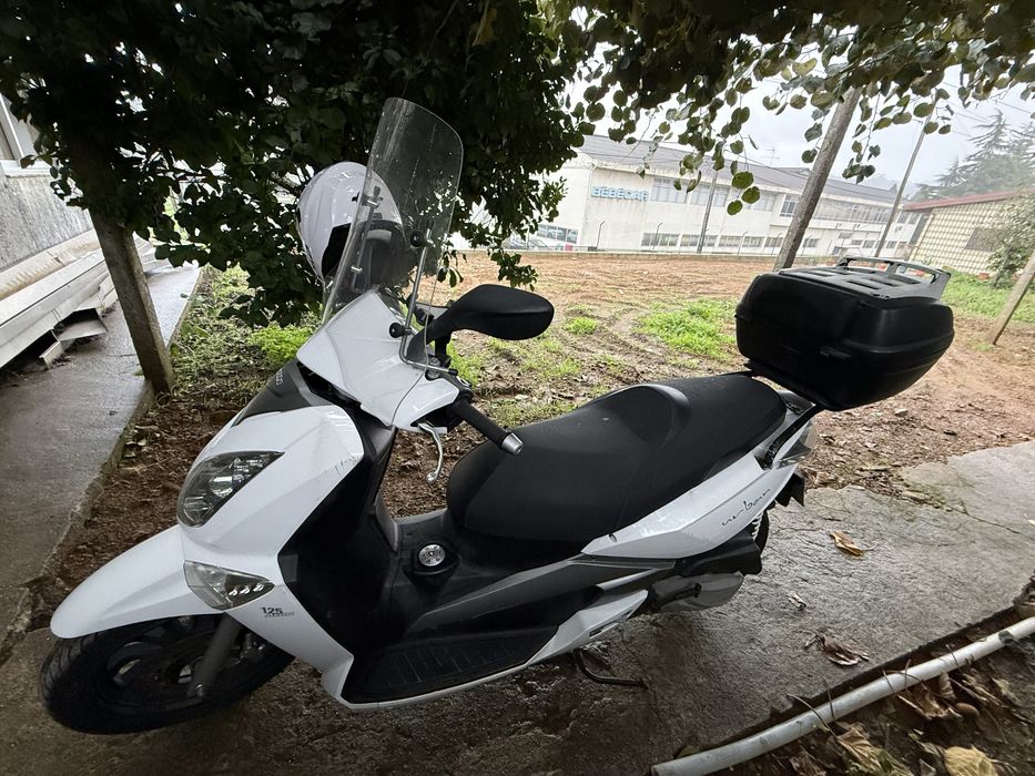 Vendo Aeon 125 C/capacete