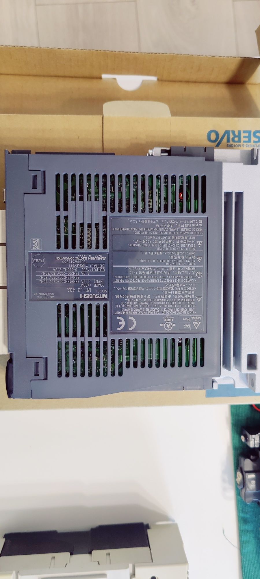 Serwo Mitsubishi 400W z hamulcem.