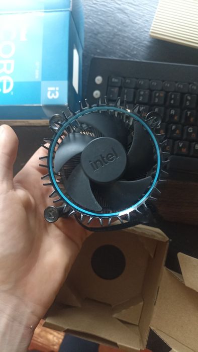 Процесор Intel Core i3-12100F (LGA1700) • BOX •