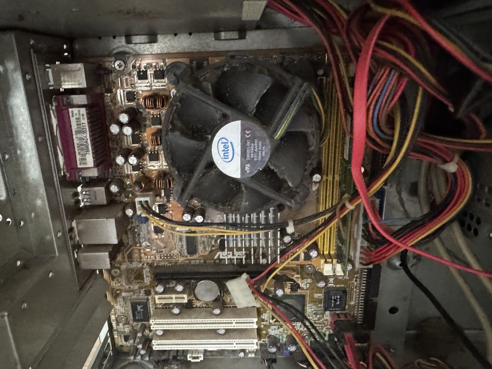 Komputer pc z monitorem