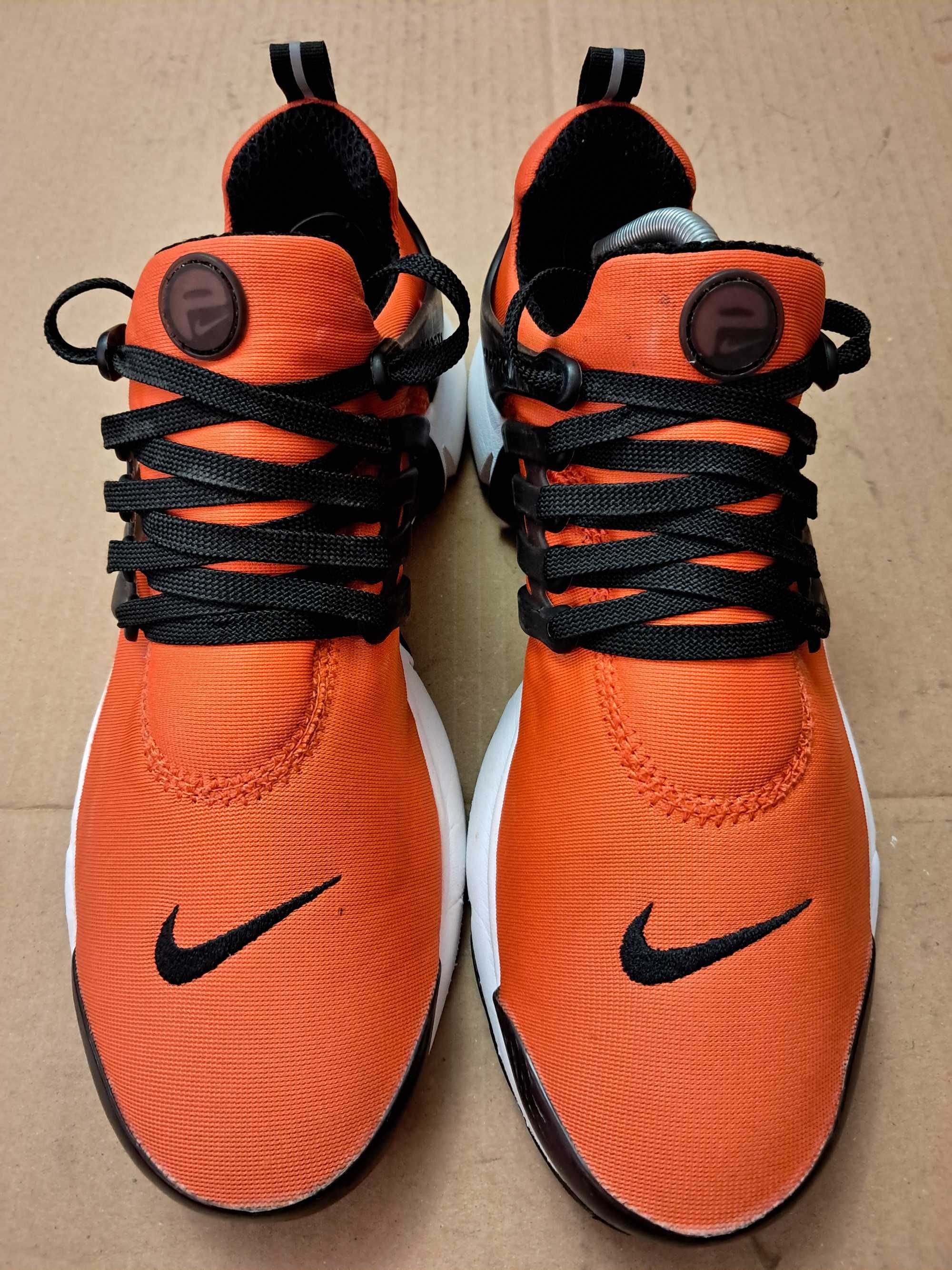 Кроссовки Nike оригинал размер  44 стелька  28.5см