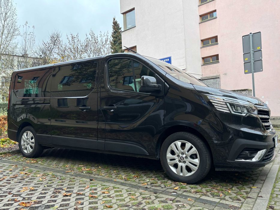 Wypożyczalnia Wynajem bus 9 osobowy Renault Trafic long 2024r.