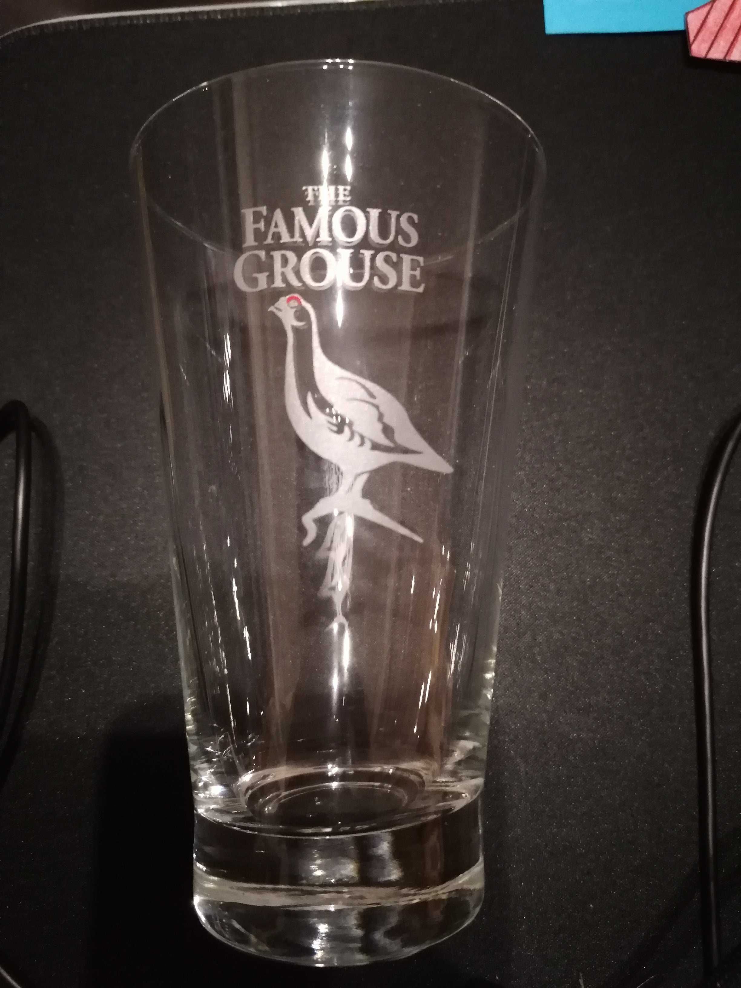 Copo whisky Famous Grouse