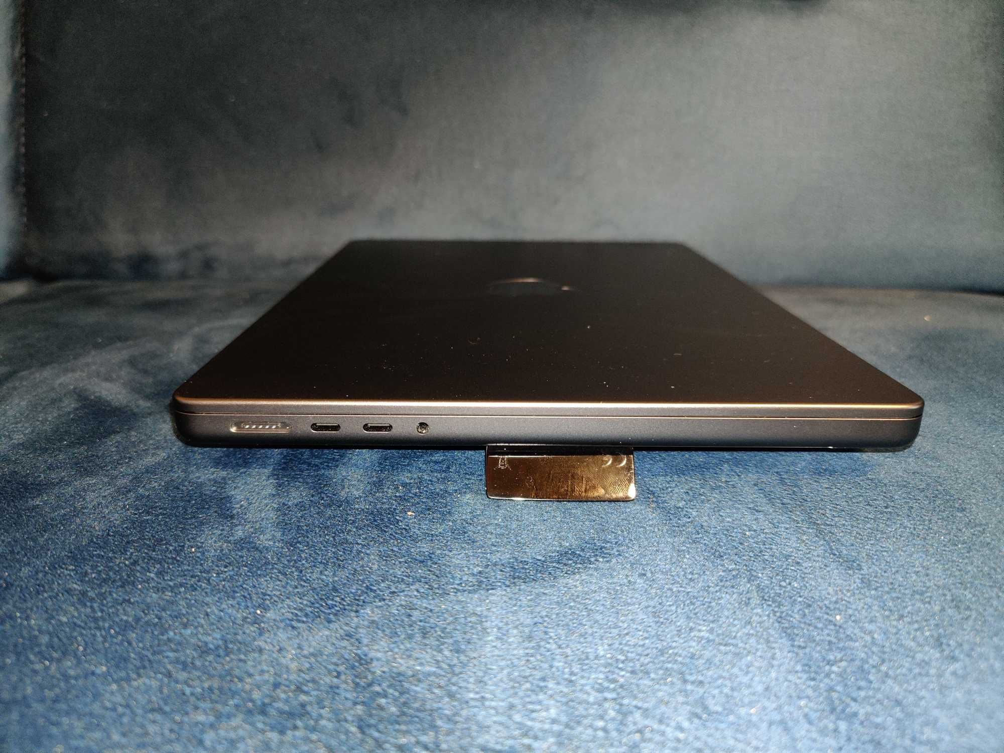 Apple MacBook Pro 14" M3 Pro / 36GB RAM / 1TB SSD / US / (Space Black)