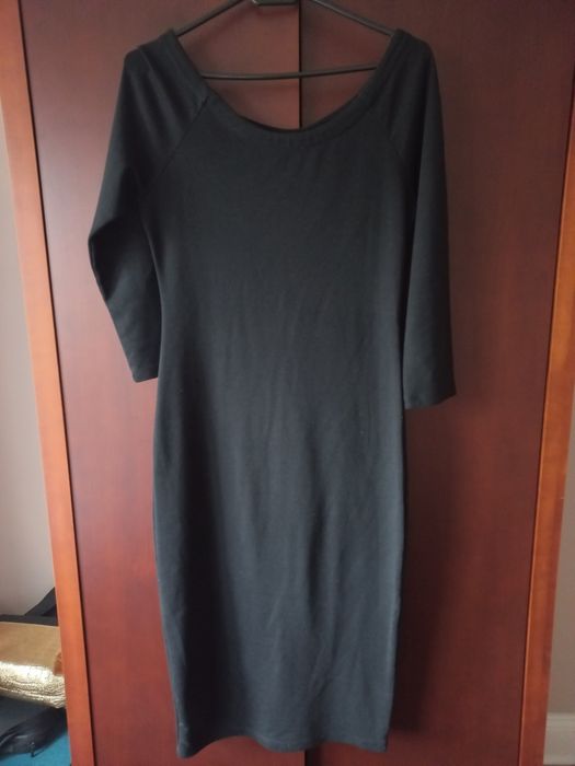 Sukienka midi dopasowana