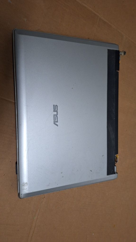 Laptop Asus F3M uszkodzony