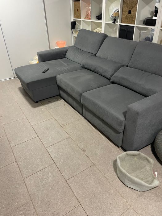 Sofa cinzento 1 year old