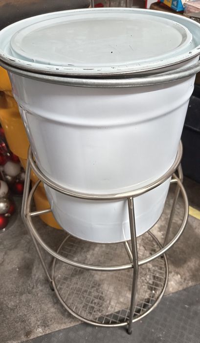 Bidon com suporte. Ideal para festas! último preço