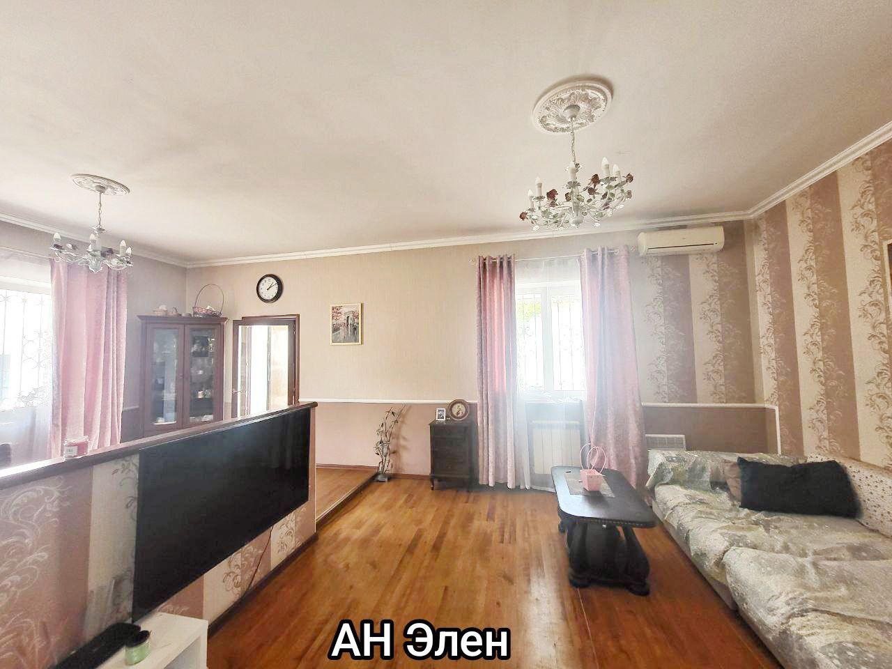 Отдельный дом на поселке возле моря