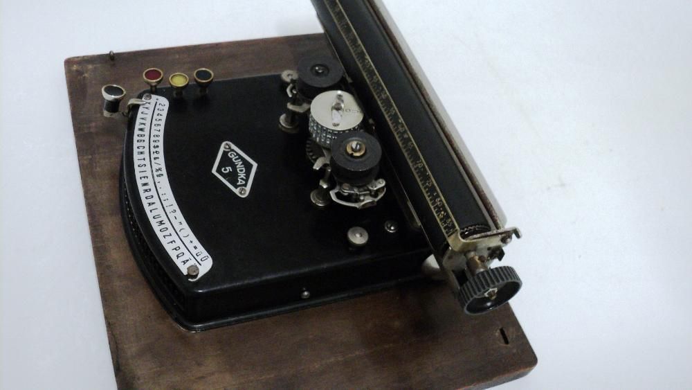 Maquina de escrever de 1925 - antiga