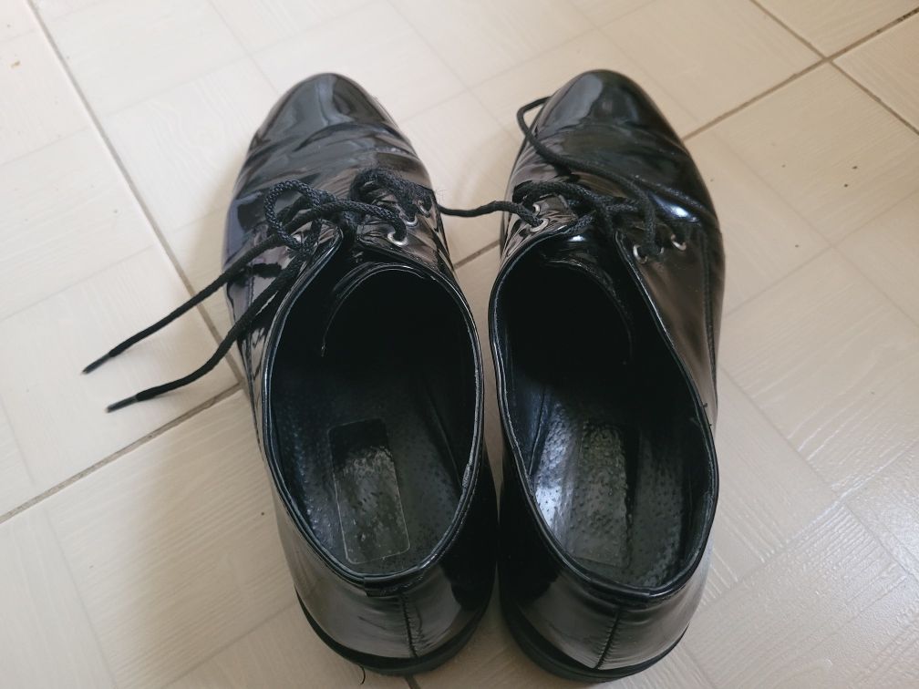 Женские туфли на шнуровке 36р