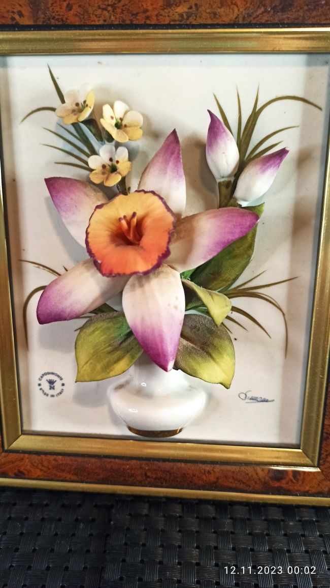 Porcelana Capodimonte obraz z porcelanowymi kwiatami  projekt Simonn