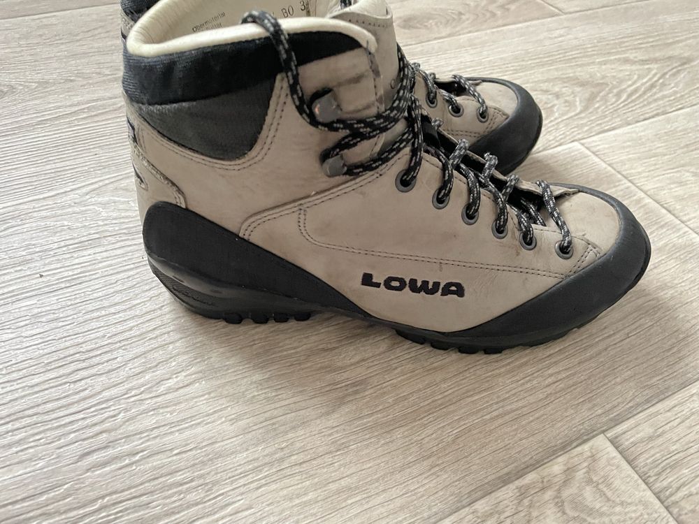 Ботинки  LOWA 40-41розмір