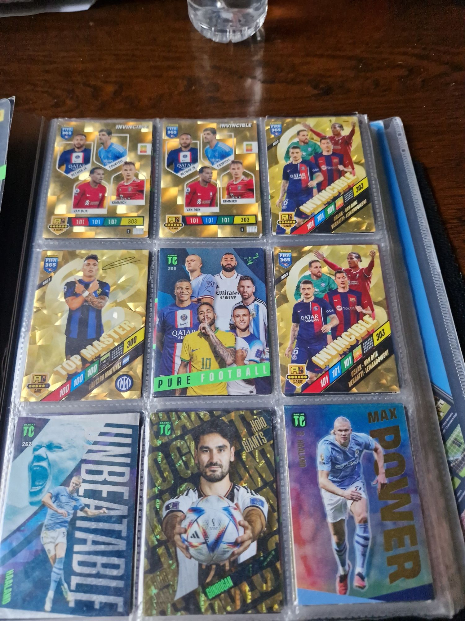 Karty piłkarskie top class 2023/24