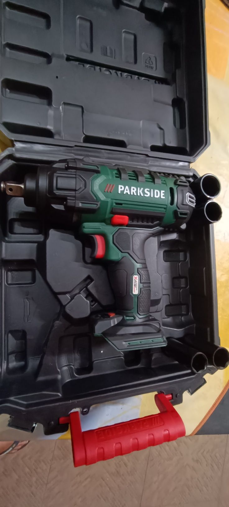 Maquina de impacto Parkside PASSK 20V  sem bateria , nunca usada