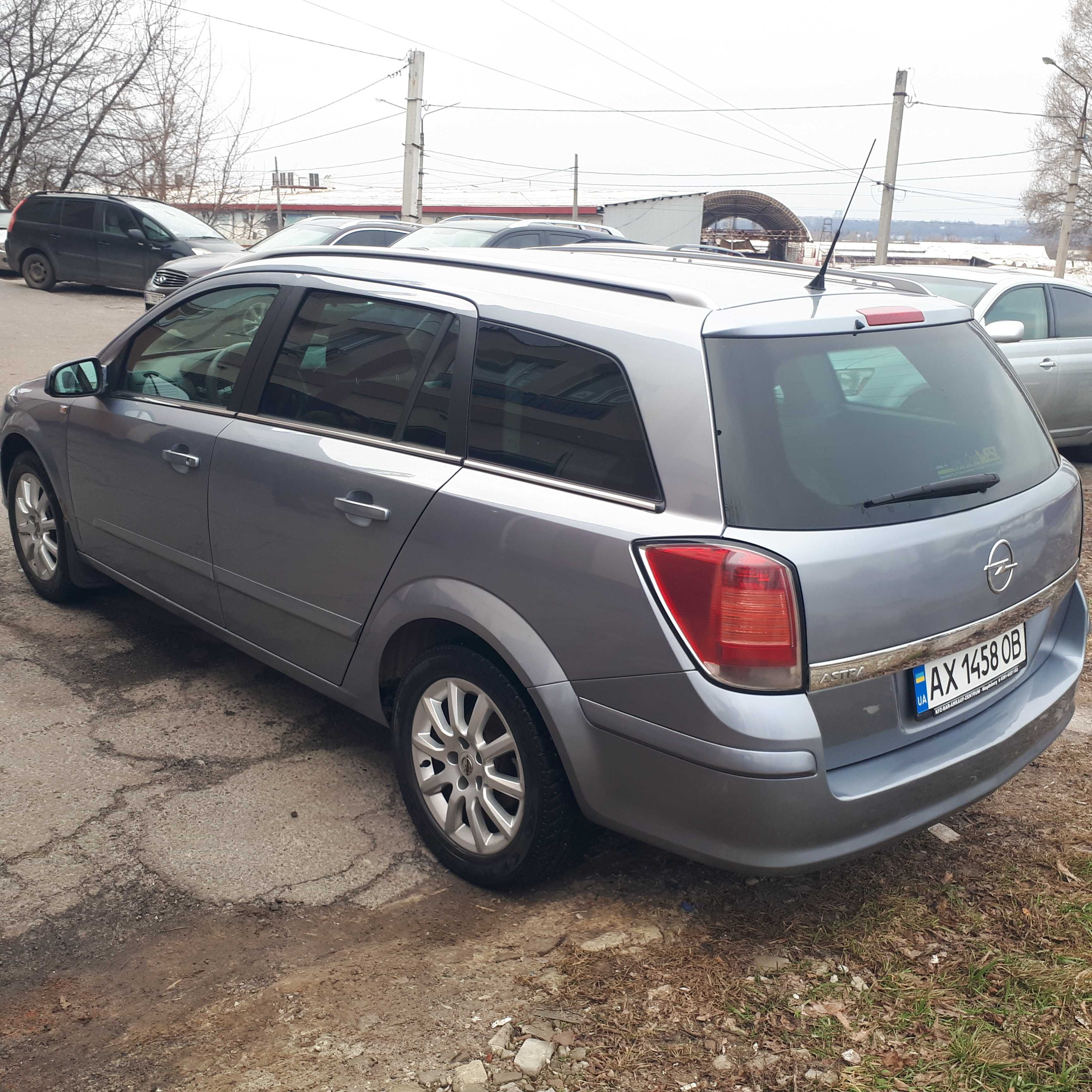 Опель Астра H универсал