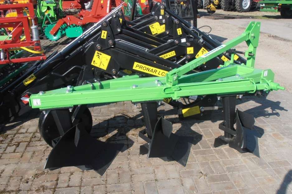 Плуг польський Bomet 2, 3, 4 корпусні на мінітрактори, Т-25 МТЗ-82 ЮМЗ