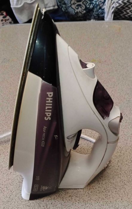 Продам утюг Philips Azur precise 4320 на запчасти