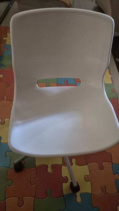Cadeira IKEA branca