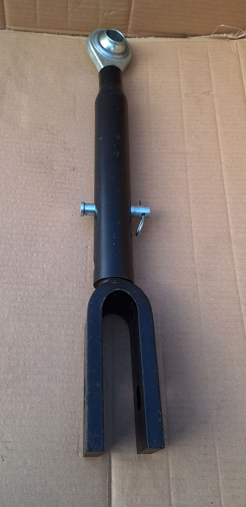 Wieszak lewy do C-384  4-cylindrowy