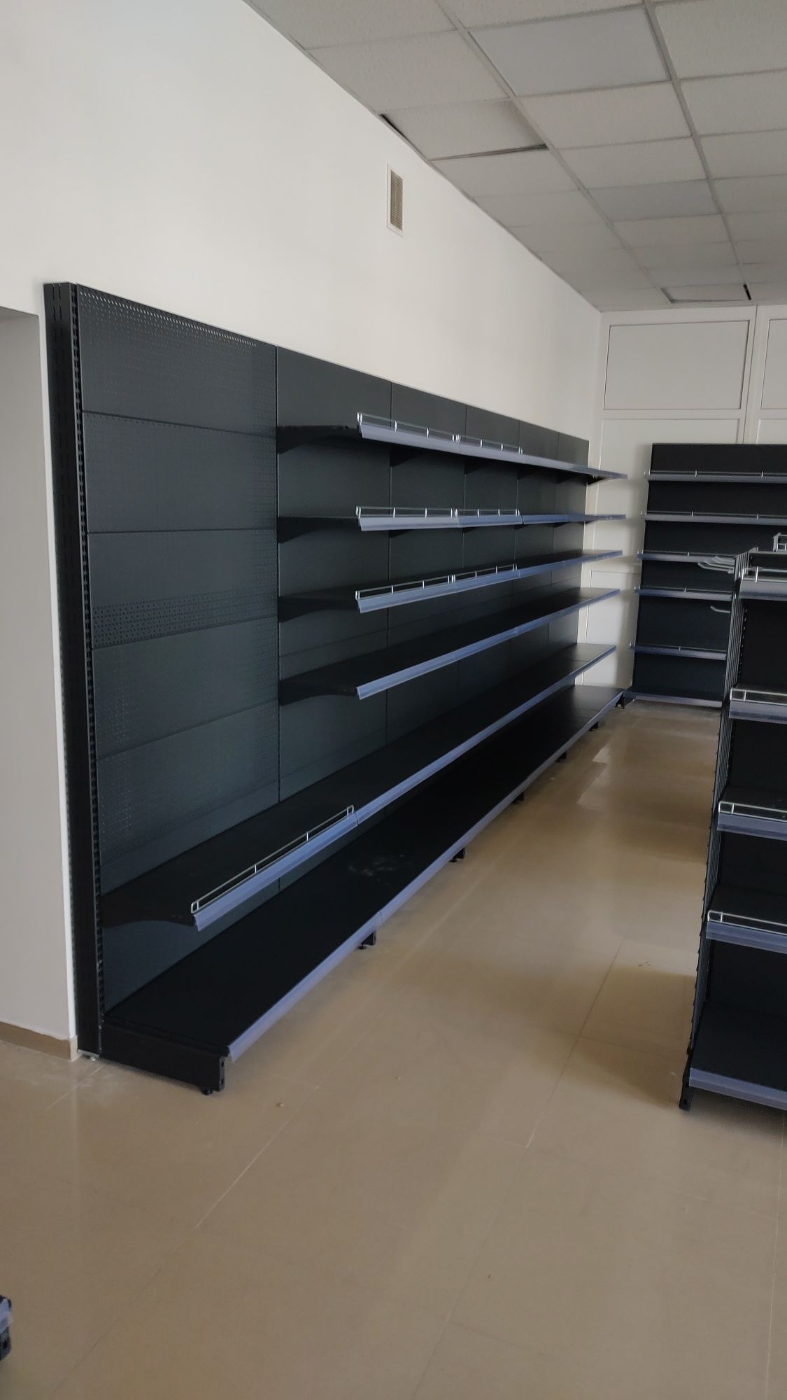 Торгівельне обладнання,Металеві стелажі для магазинів,аптек.Нове і б/у
