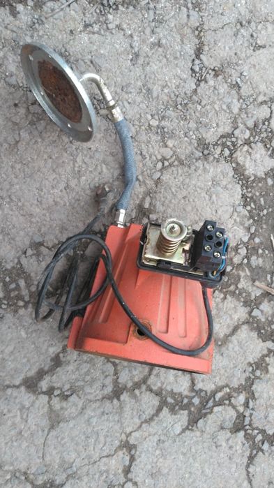 Частина насоса, помпи для води.