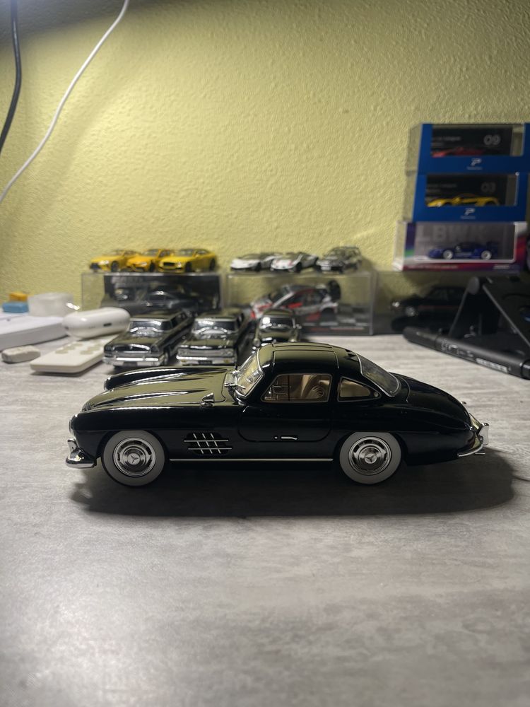 Продам модель Mersedes-Benz 300sl у масштабі 1/24