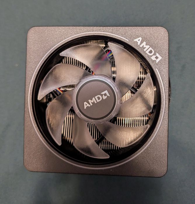 AMD Ryzen 7 3800x idealny