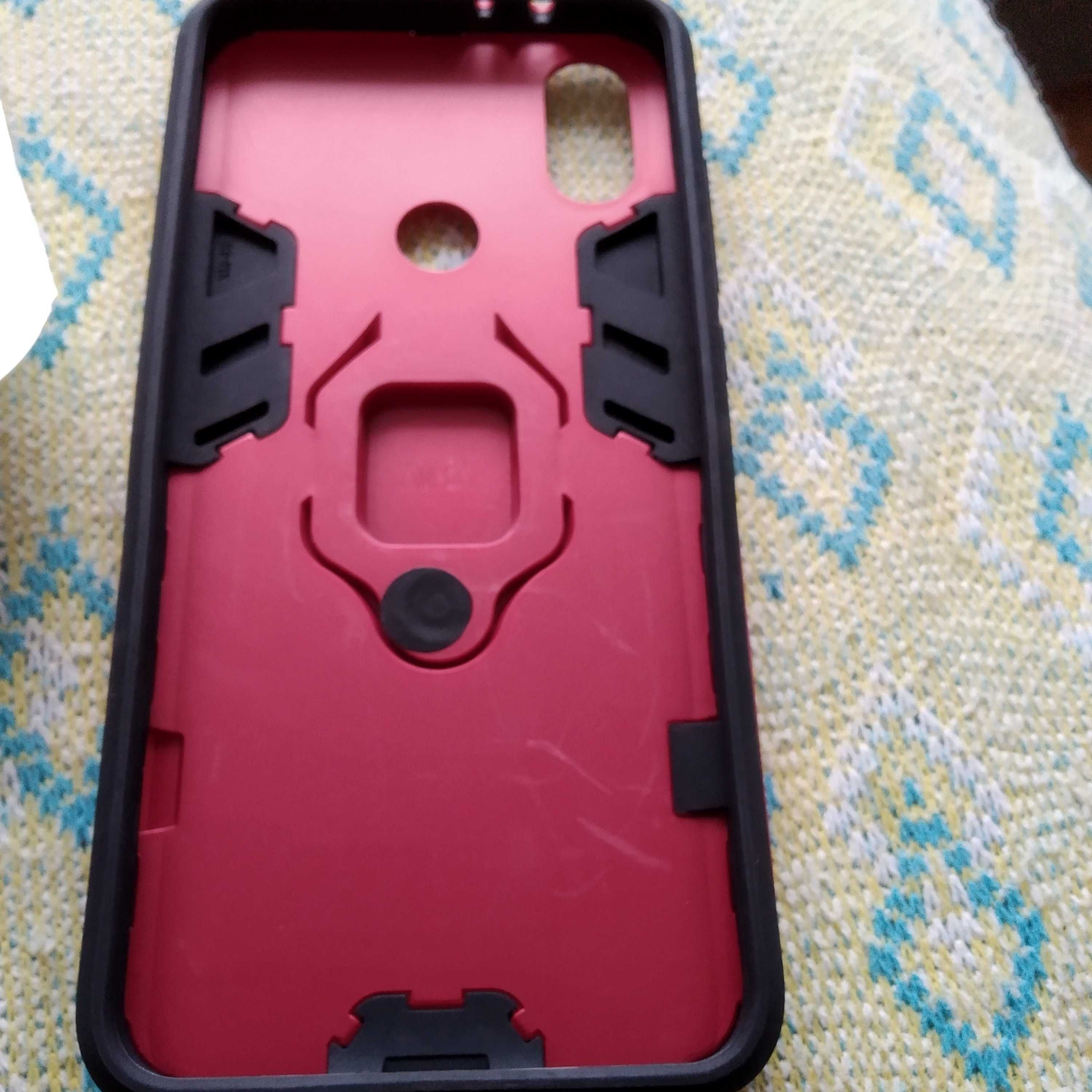 Etui na telefon czerwone