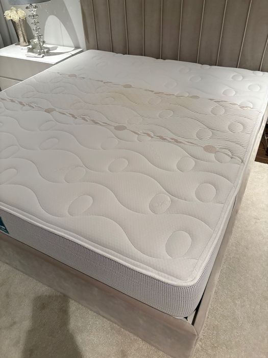 Colchão pouco usado.