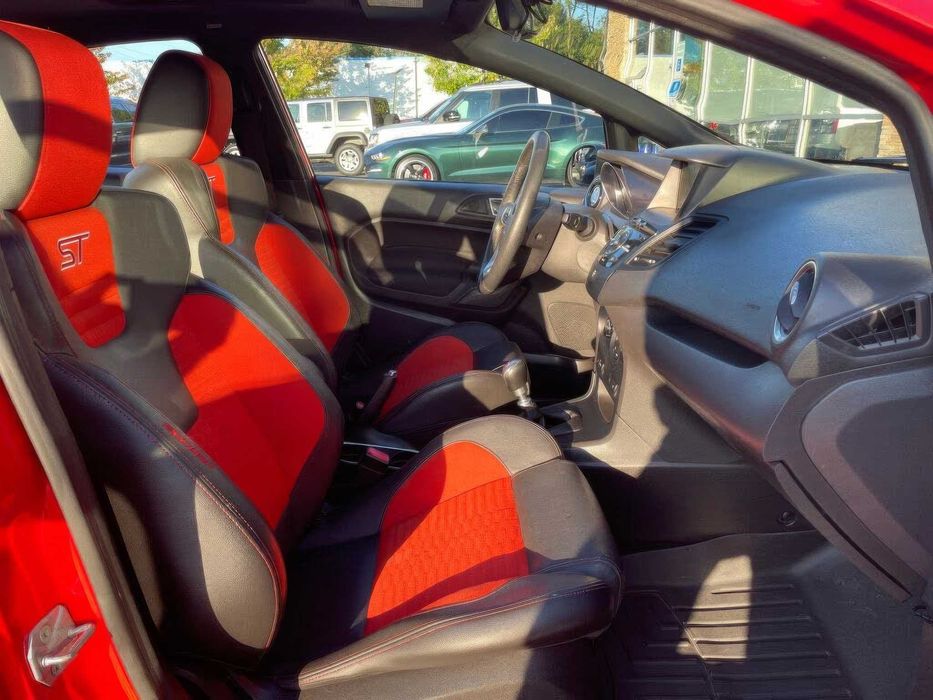 Ford Fiesta ST      2014