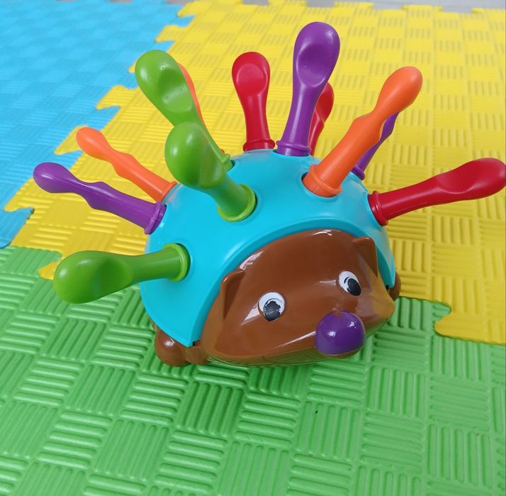 Сортер їжачок, пірамідка неваляшка