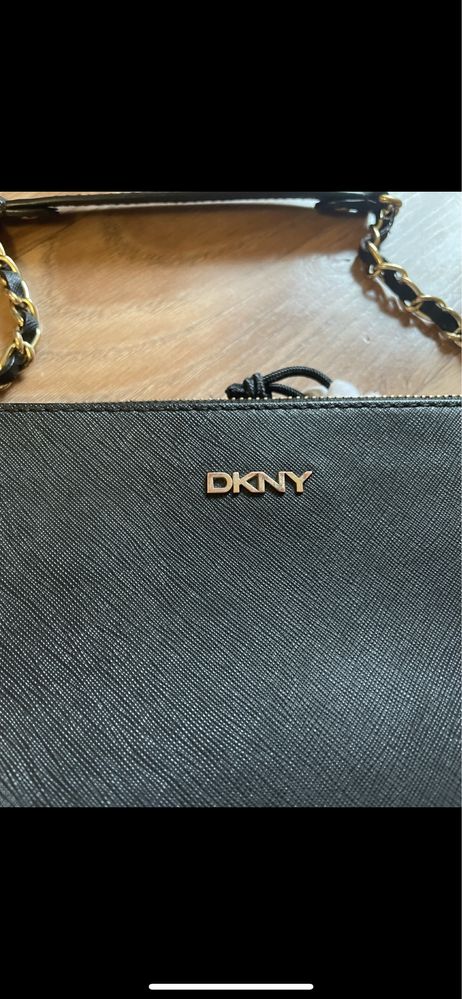 Сумка клатч кожаная dkny