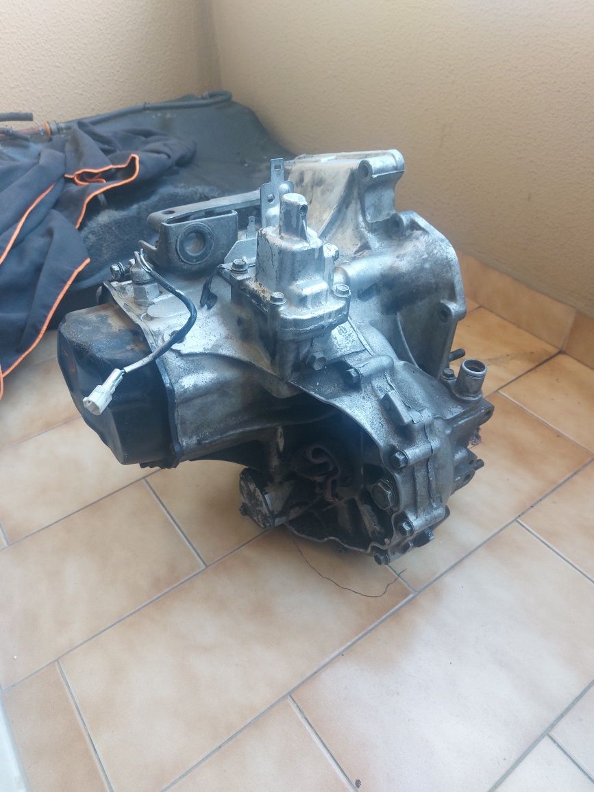 Caixa de velocidades swift gti