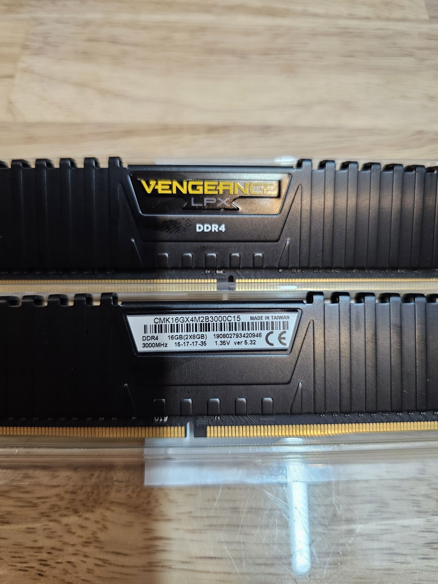 Pamięć RAM Corsair Vengeance LPX DDR4 16GB (2x8) 3000