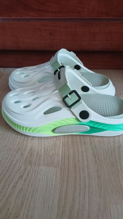 Chodaki pianowe crocksy 37