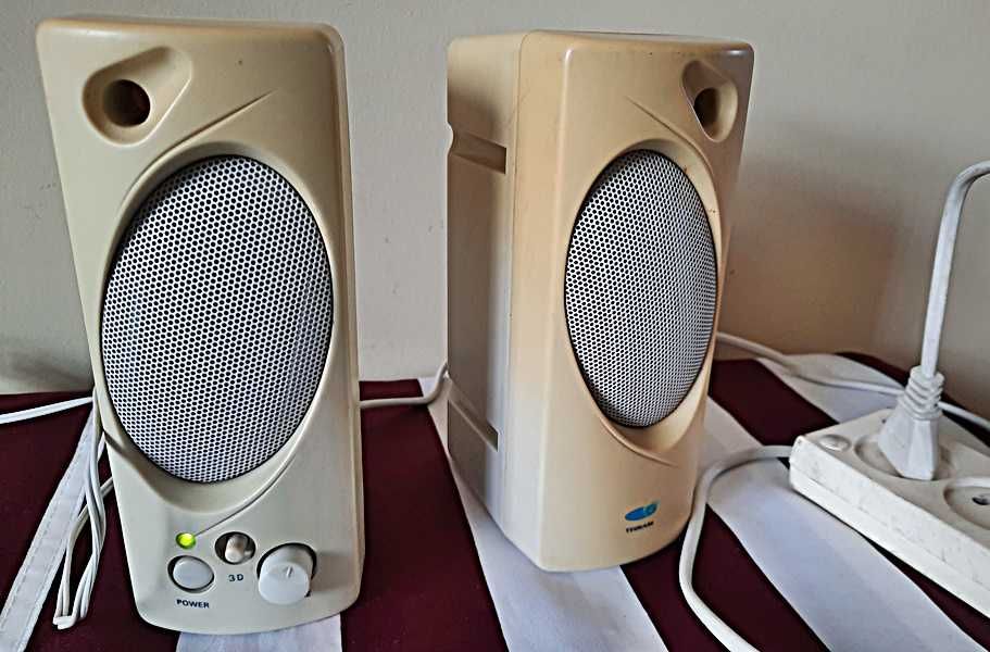Głośniki do retro komputera Model Tsunami 693