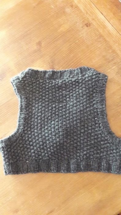 NOWA mega kamizela grafit & złoto r 5- 6 l i 110/116