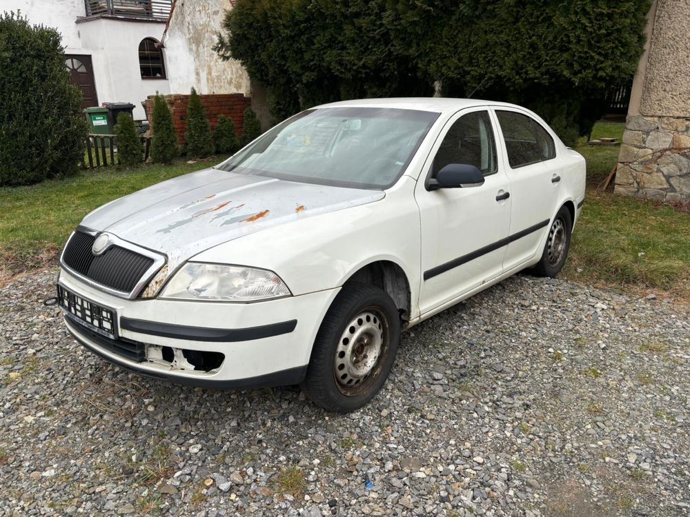 Skoda Octavia w calości lub na części