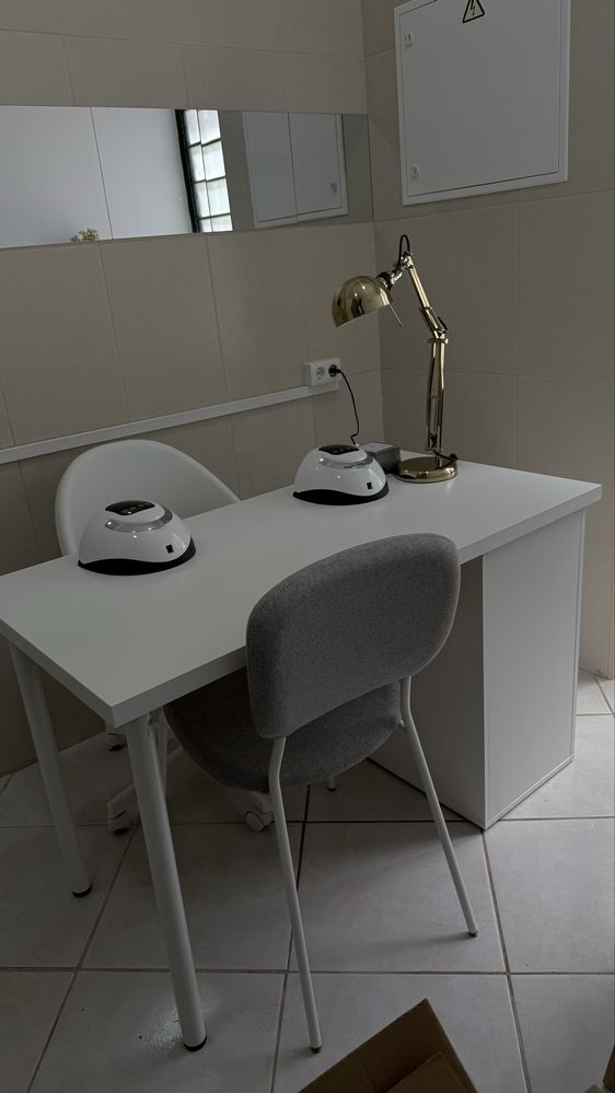 Alugo mesa pra manicure