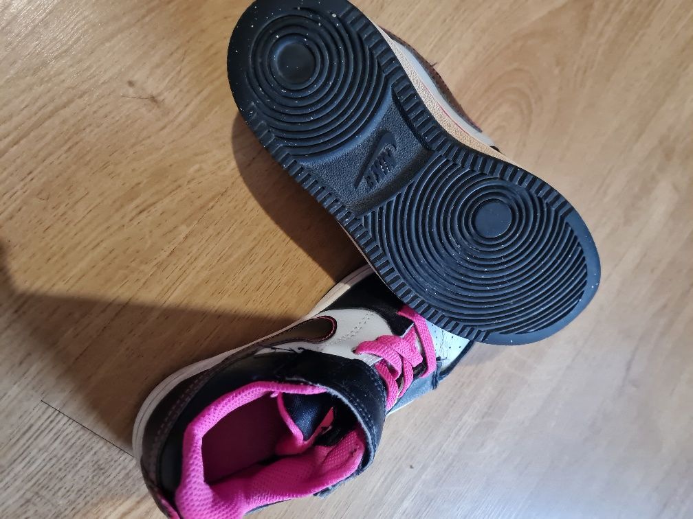 Buciki dla dziewczynki Nike r27,5