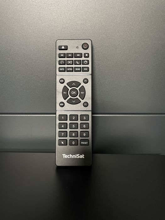 Мінісистема / муз центр TecniSat Digitradio 750.