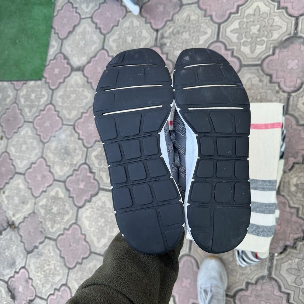 Кроссовки Adidas Swift Run Grey/White, 44,5 размер, Оригинал